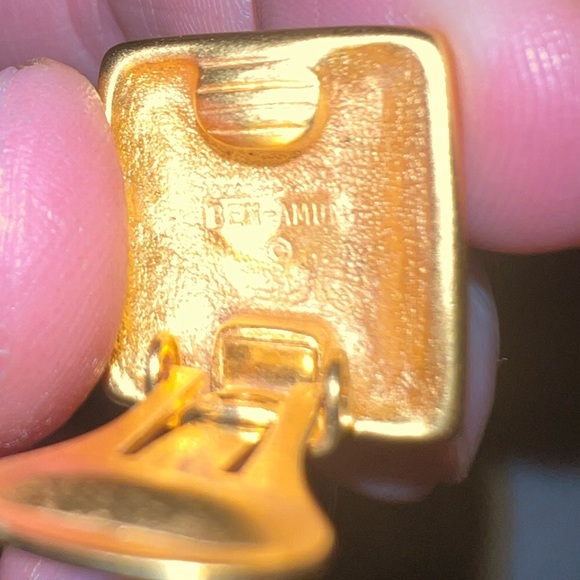 Vintage Ben-Amum gold and pearl earrings. - Picture 2 of 3